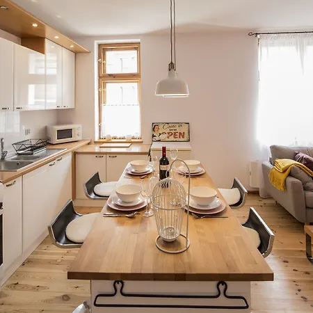 Rentapartments - Old Town *